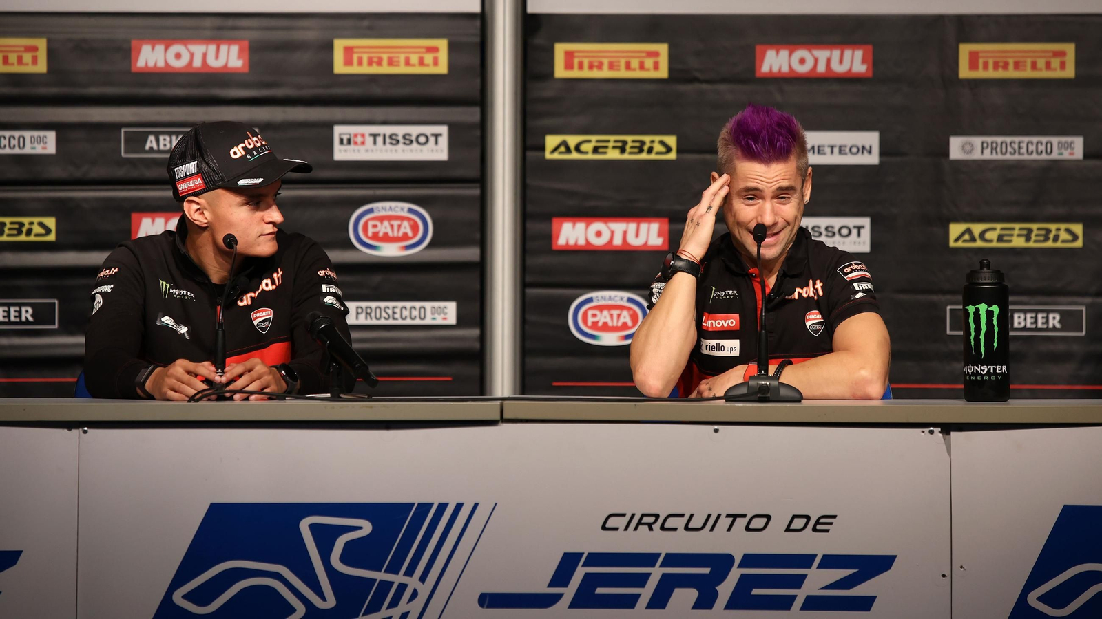 Galería de los preparatívos para la SBK en el Circuio de Jerez - Ángel Nieto