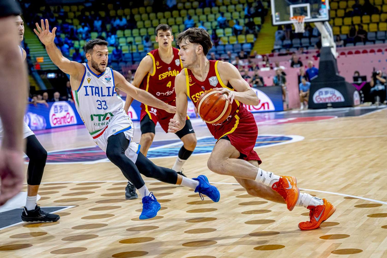 Eurobasket 2025: España y Mario Saint-Supéry se asoman al abismo