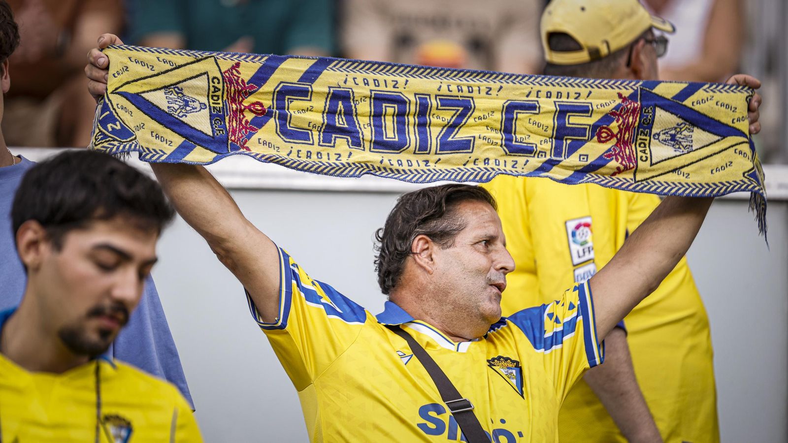 Búscate entre las fotos del partido de fútbol Cádiz CF - CD Tenerife de la Liga Hypermotion
