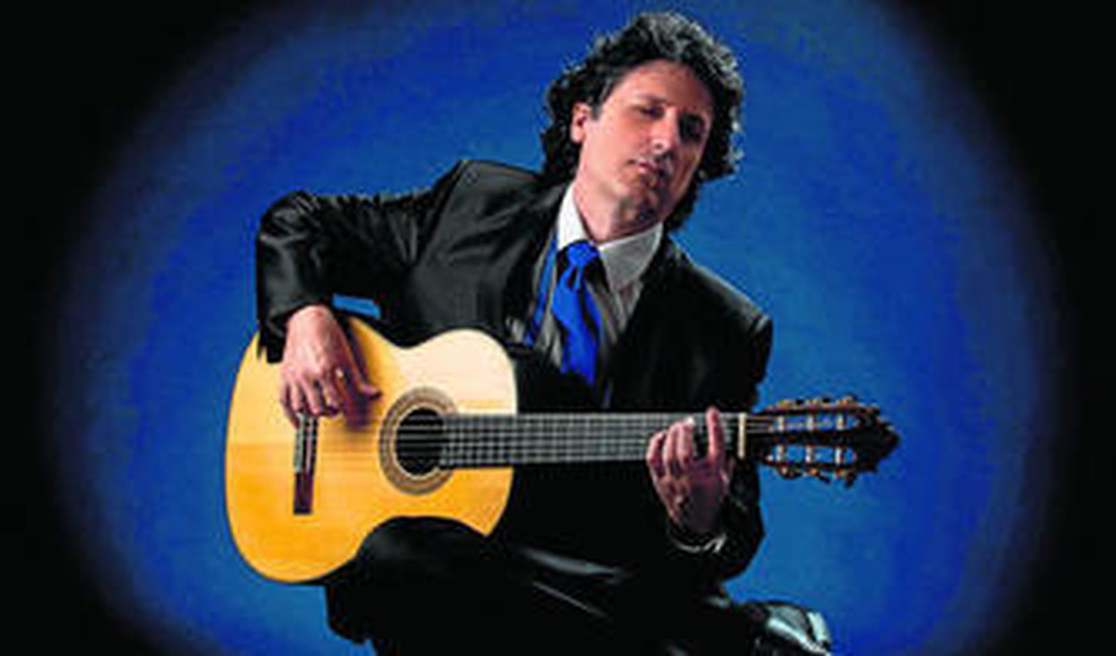 Imagen promocional del guitarrista Juan Manuel Cañizares.