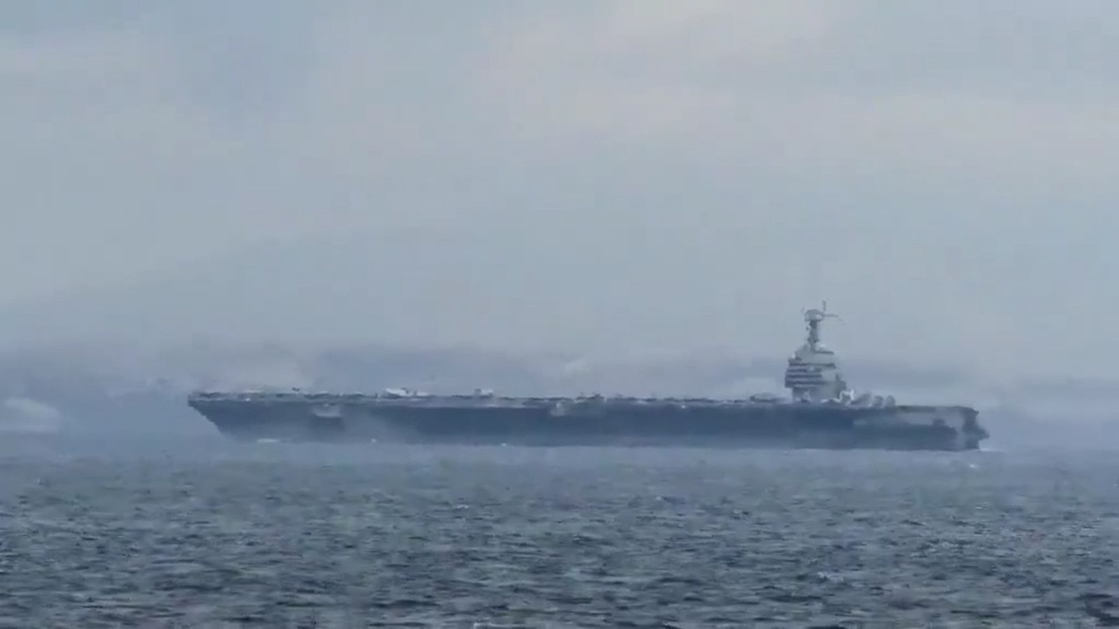 Vídeo viral del USS Gerald R. Ford cruzando el estrecho de Gibraltar este 17 de febrero.