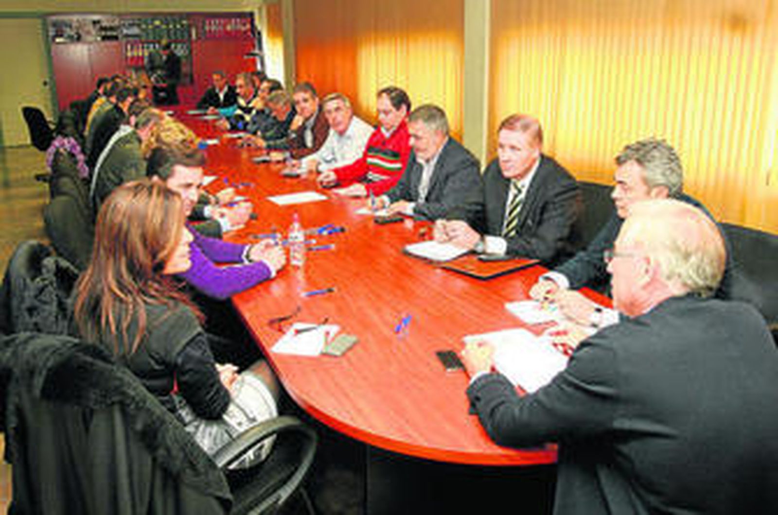 La dirección de Mercasevilla mantuvo ayer una reunión con los empresarios del mercado central.