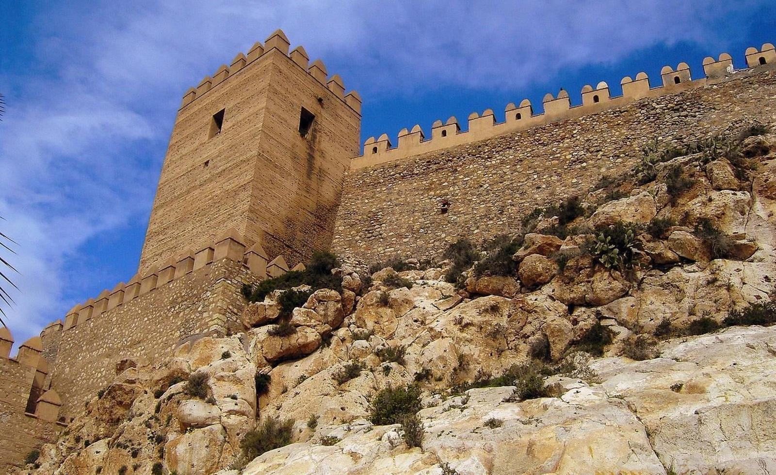 La Alcazaba es el principal monumento que tiene la provincia de Almería.