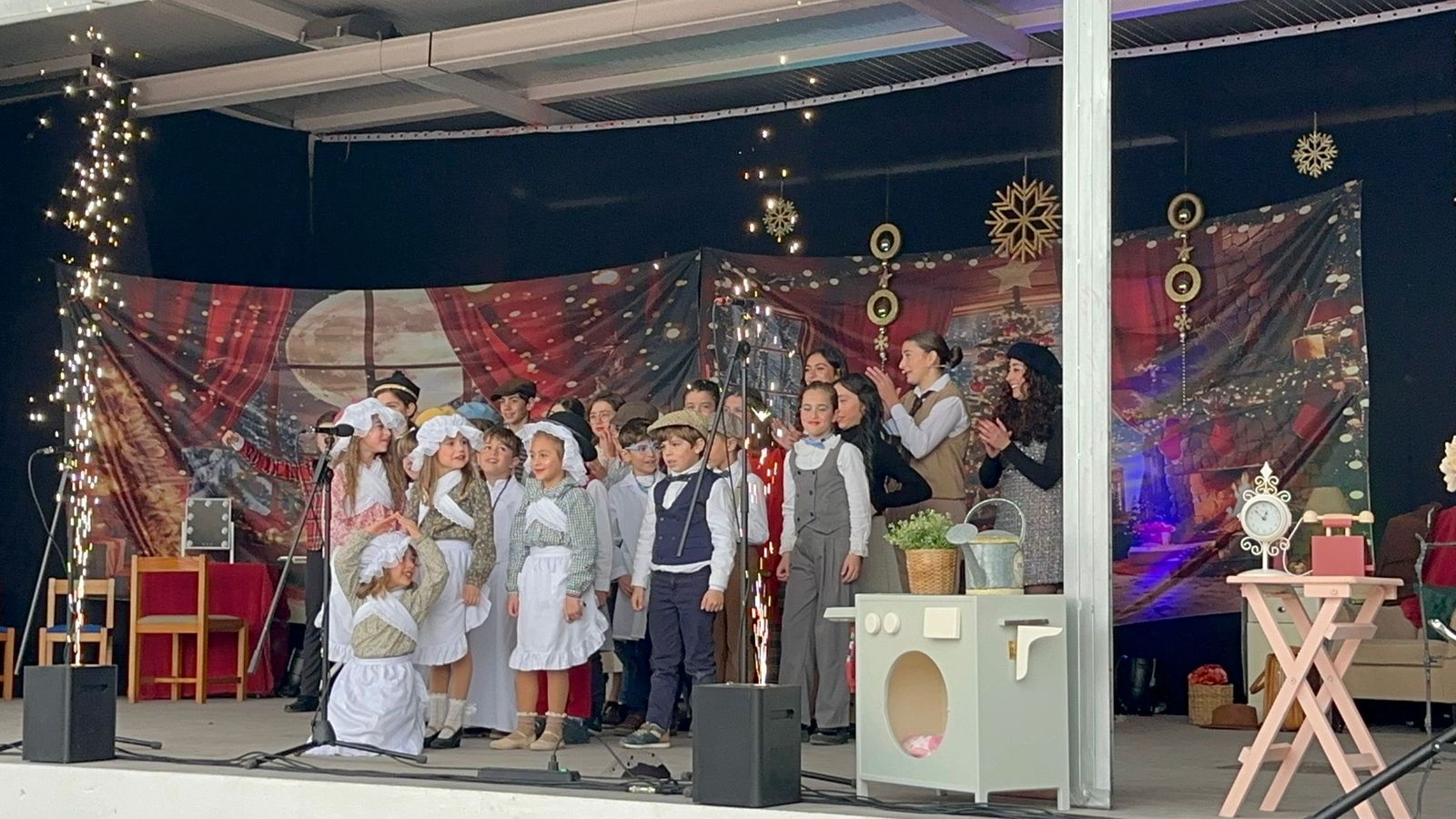 Los alumnos del CEIP Torrecera disfrutan de un divertido teatro infantil