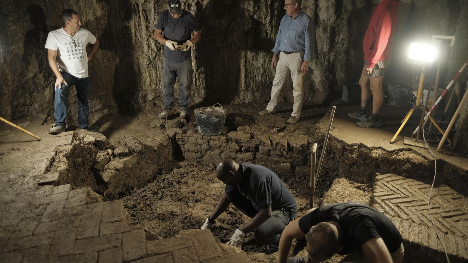 Trabajos en la sala de la noria