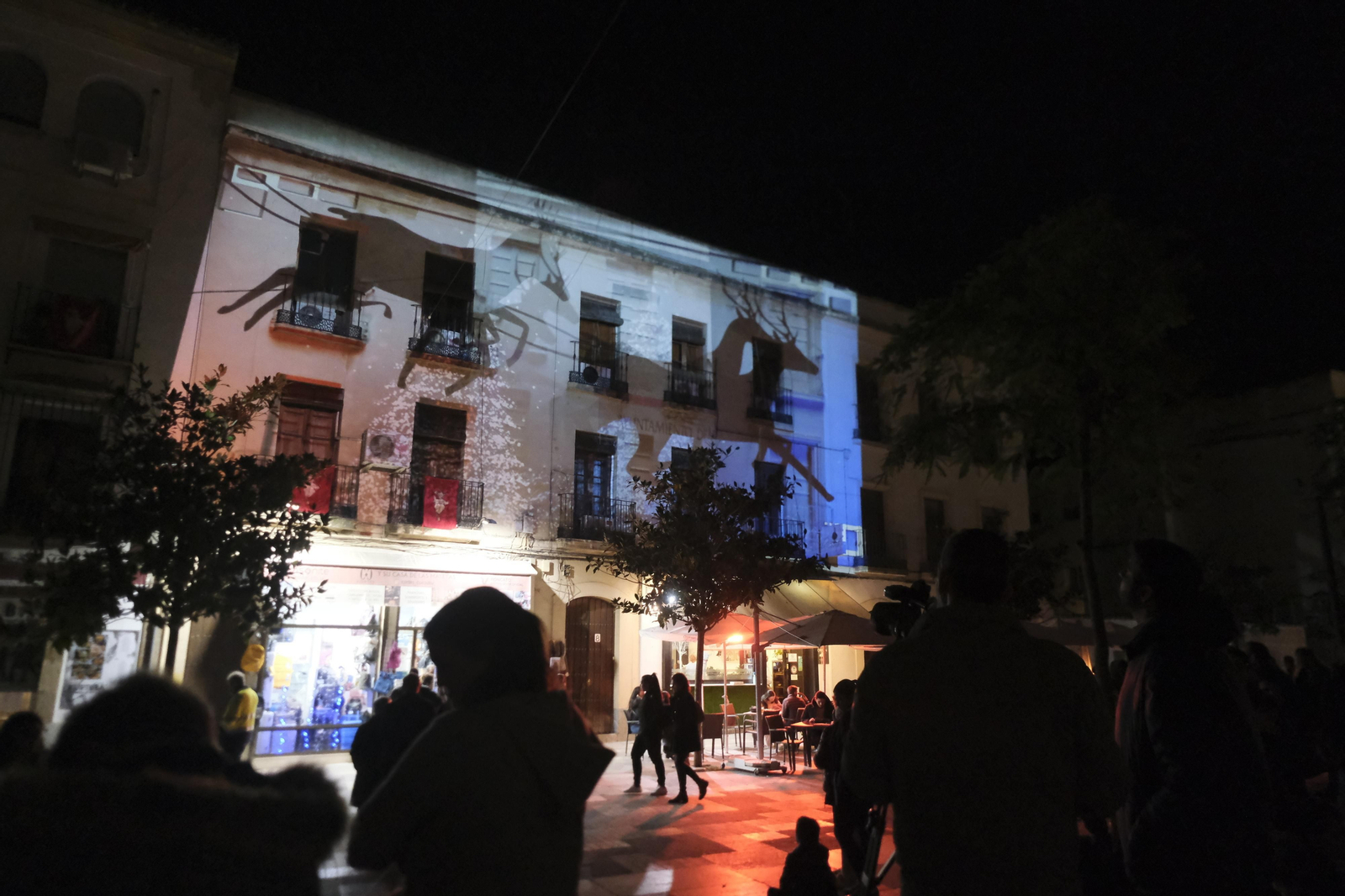 El vídeo 'mapping' de la Navidad en Córdoba ya luce en Capitulares, en imágenes