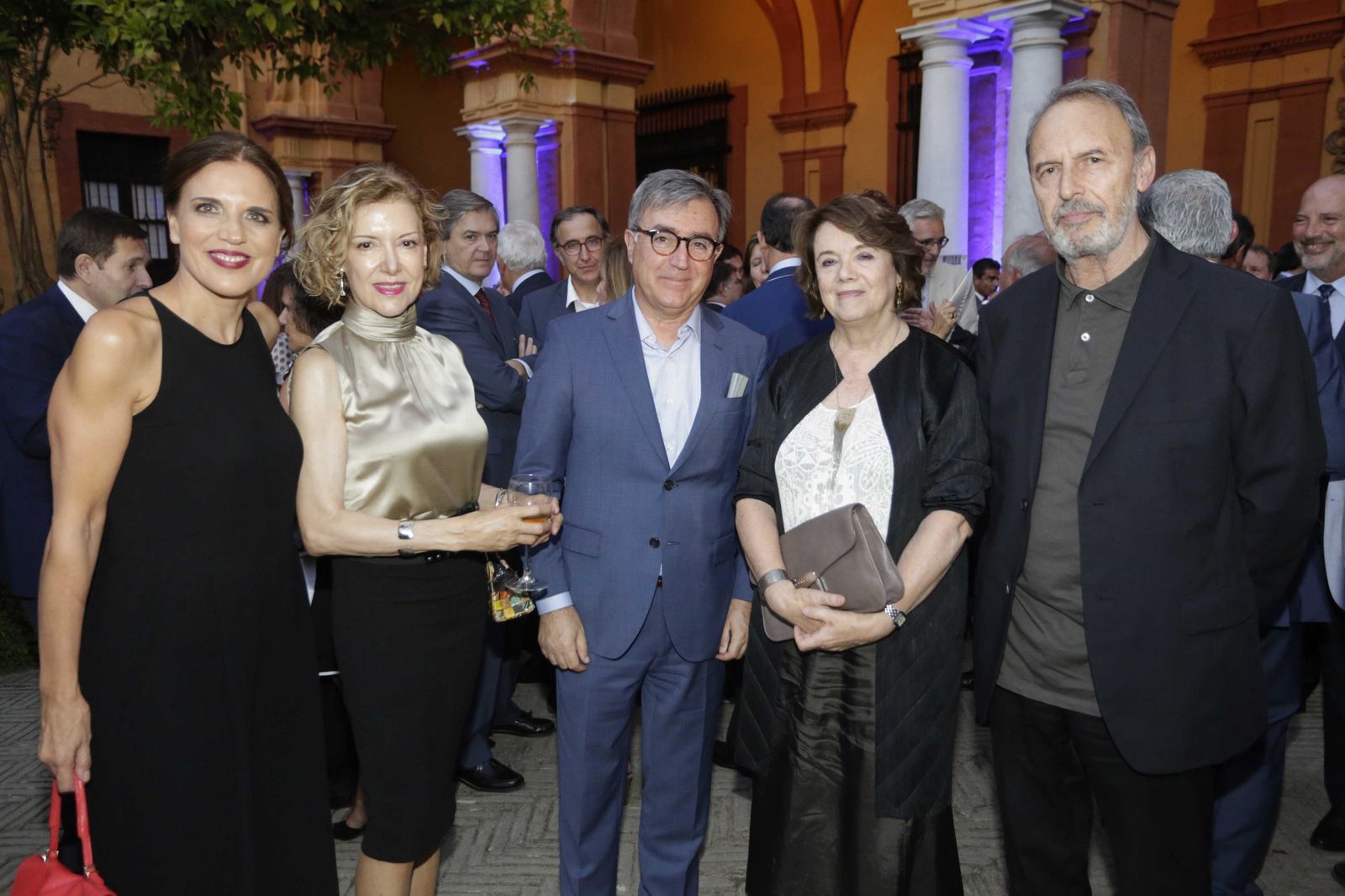 Victoria Herrera, Concha Cobreros e Ignacio Martínez, Elena Laredo, y el arquitecto Guillermo Vázquez Consuegra.
