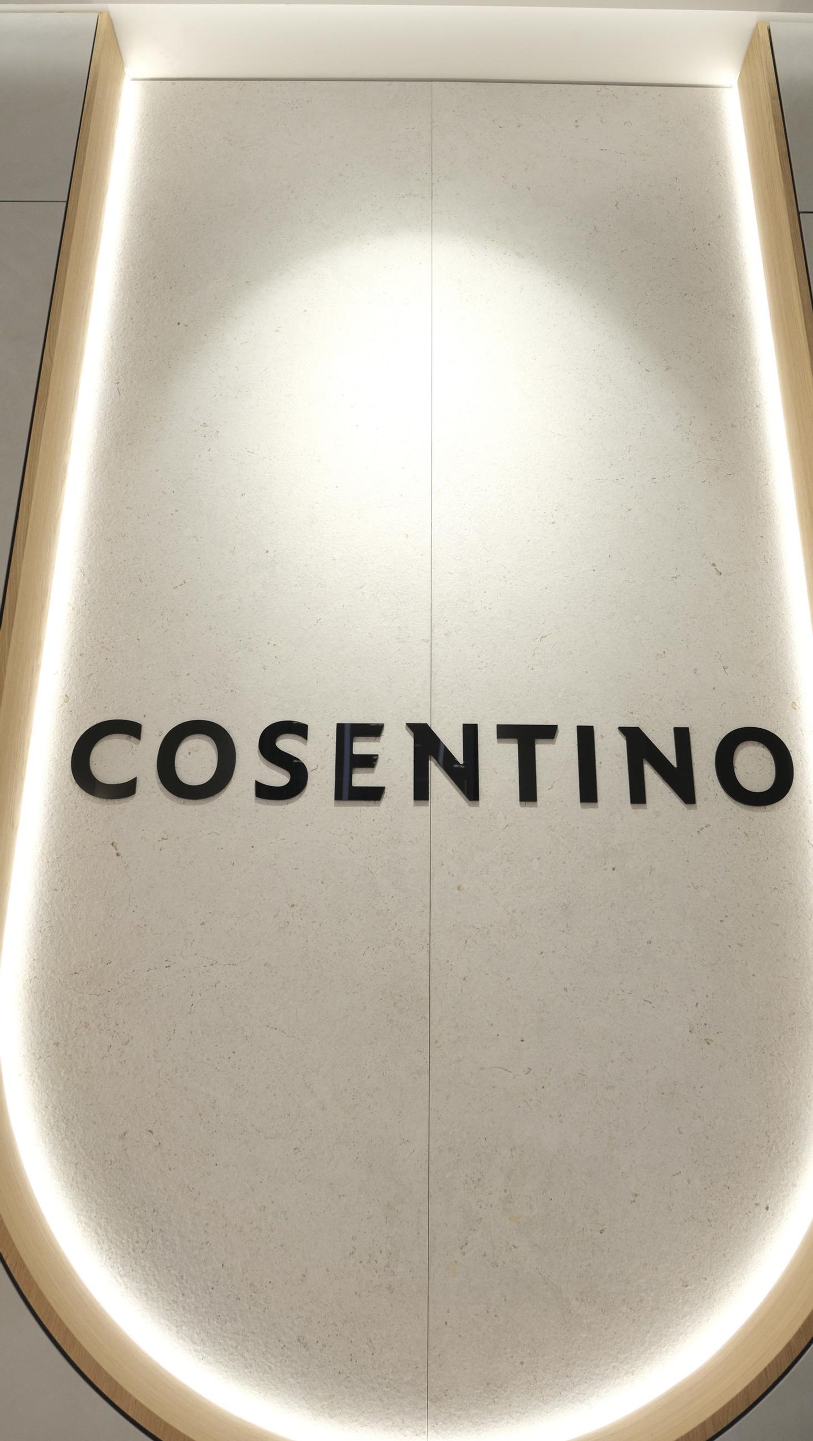 Cosentino City llega al Paseo de Almería , en imágenes
