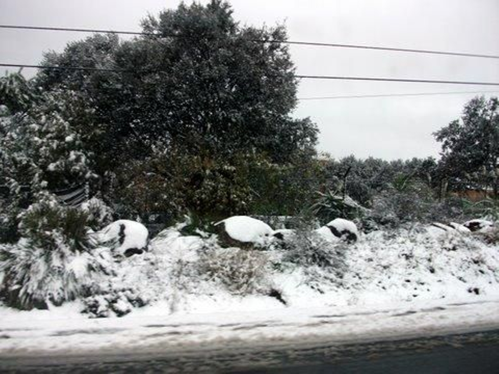 El pueblo de Castiblanco repleto de nieve./ Antonio Barea Sánchez