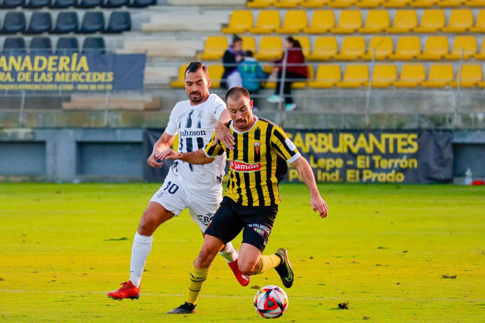 Un momento del último encuentro del San Roque de Lepe.