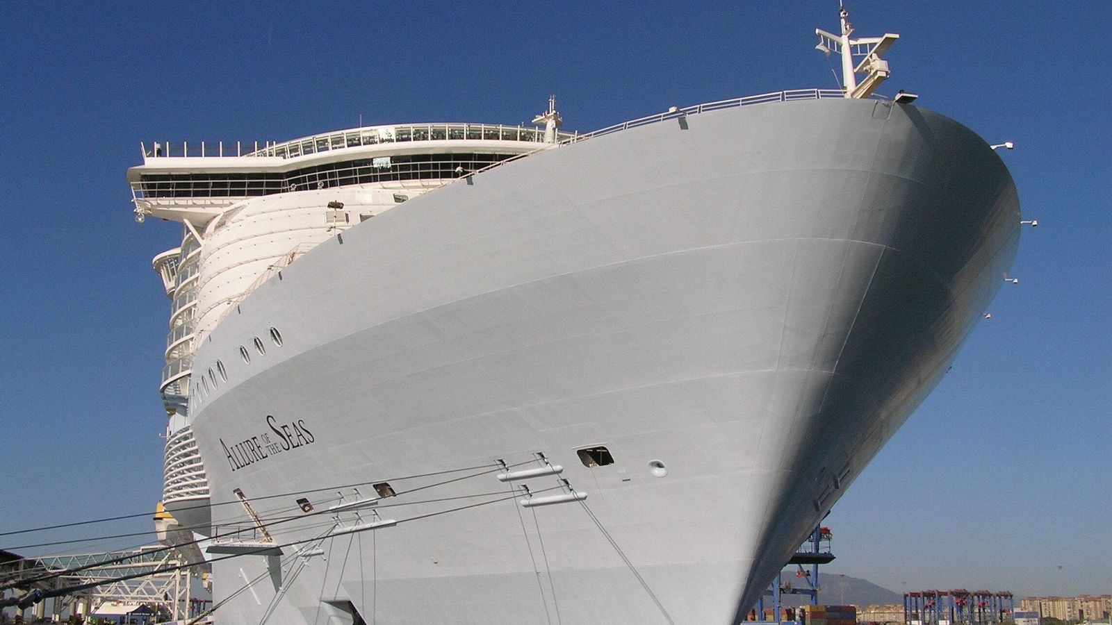 ‘Allure of the Seas’. Avalado por la NASA, sus 361,5 metros lo convertían en el barco de turistas más grande del mundo.