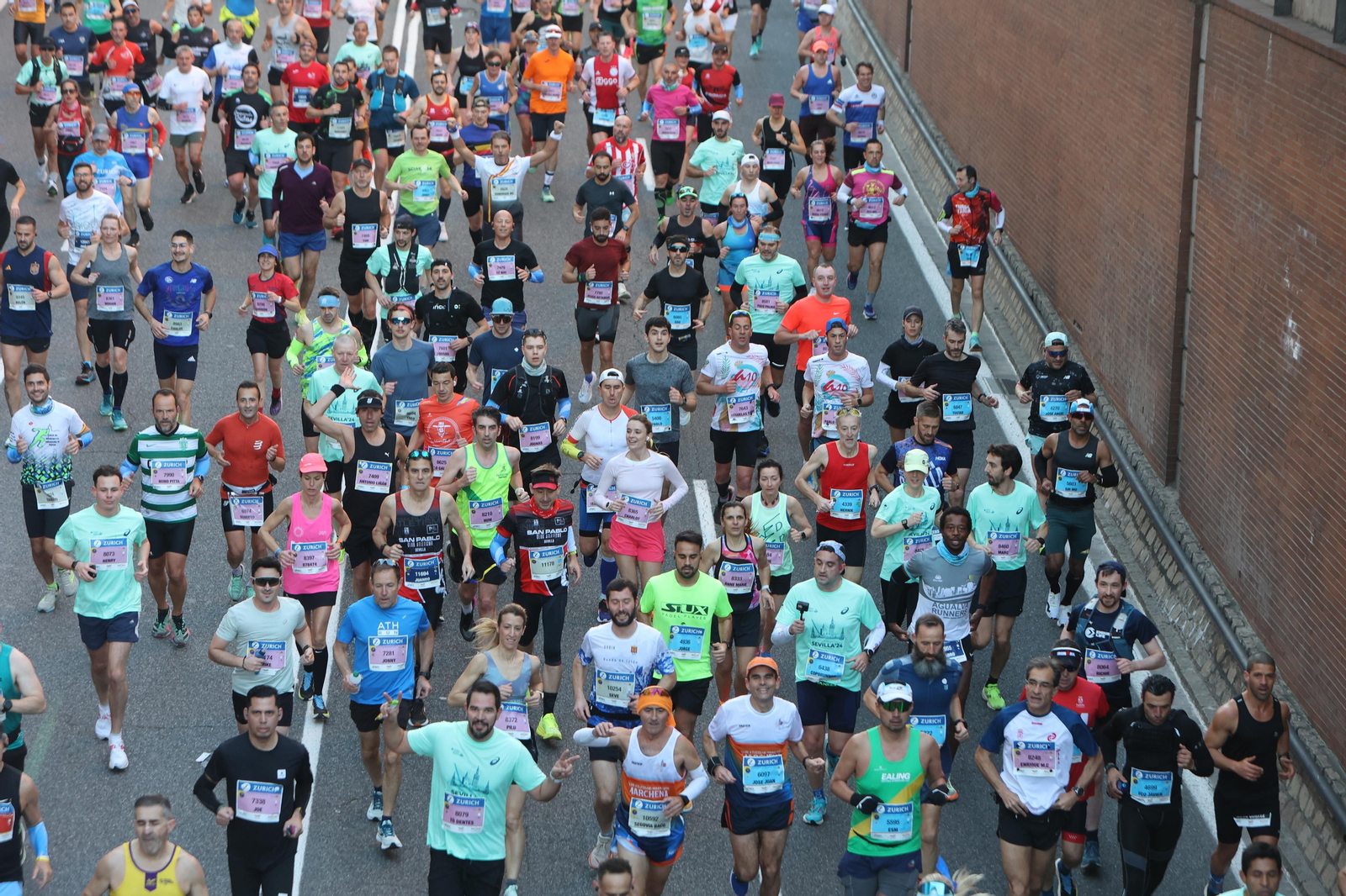 Búscate en la Zurich maratón de Sevilla