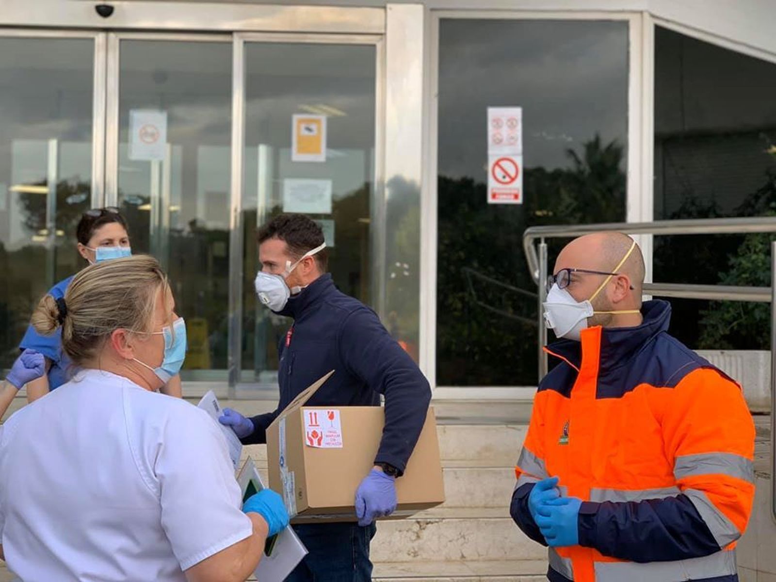 El alcalde, esta mañana en el hospital Santa María del Puerto.