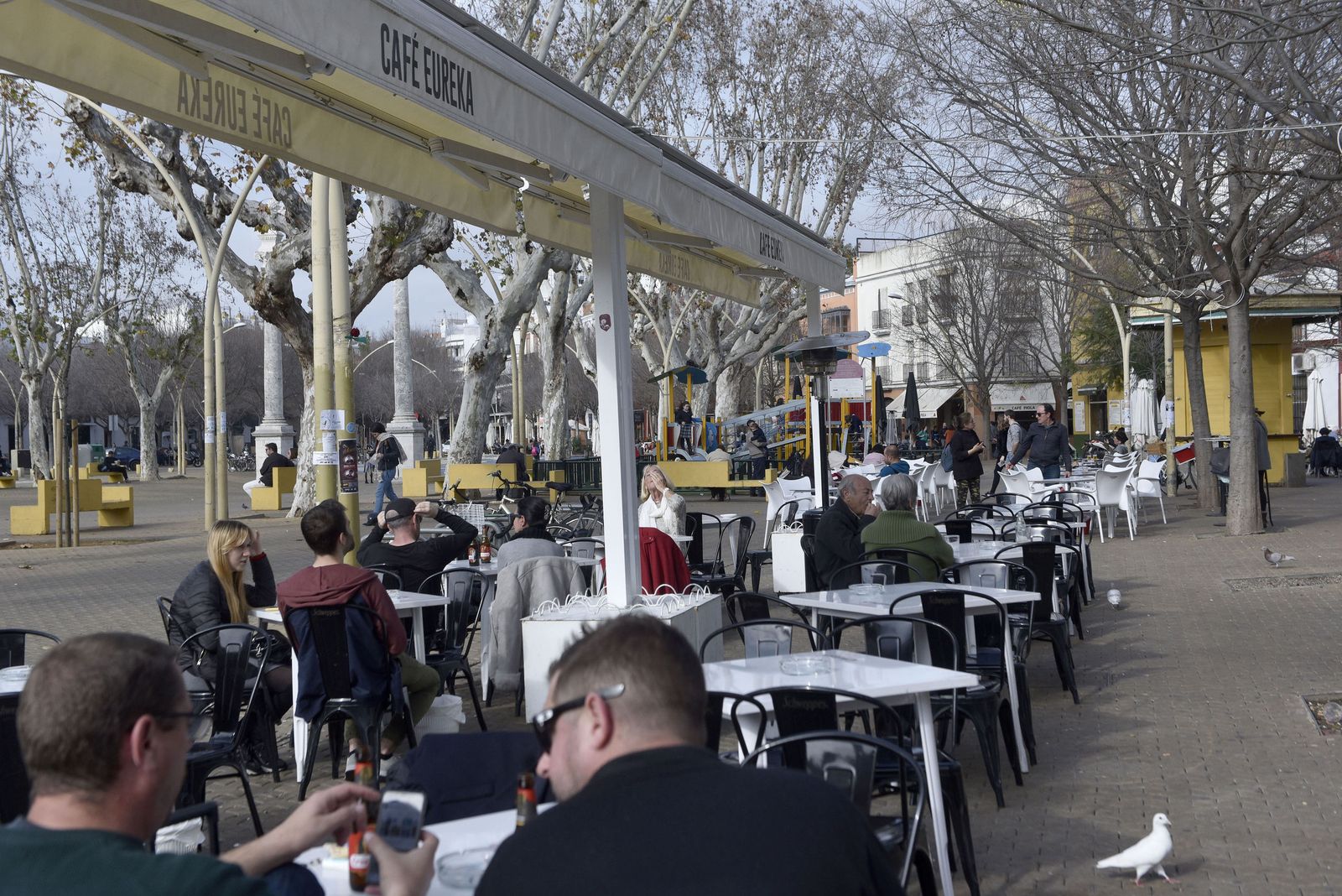 Veladores de los bares de la Alameda de Hércules.