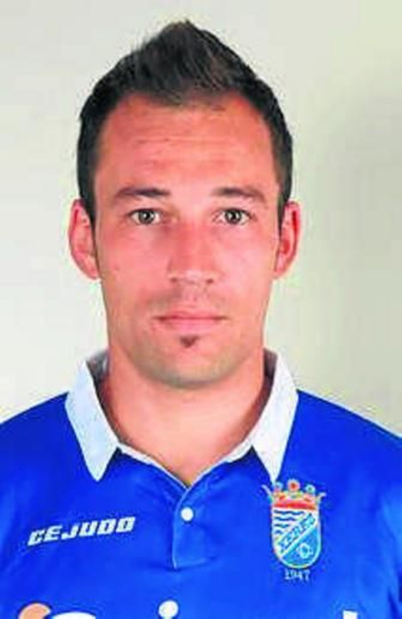 Tato dispara en presencia de Pelegrín en una acción correspondiente al primer periodo.