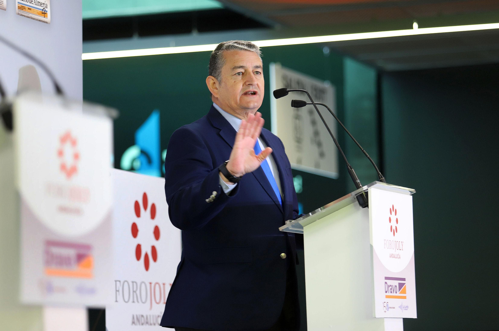 Imágenes del desayuno-coloquio con Antonio Sanz en el Foro Joly Andalucía celebrado en la Lonja de la Innovación del Puerto de Huelva