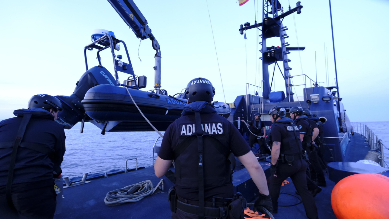 Imágenes de la vigilancia de la Agencia Tributaria en el mar