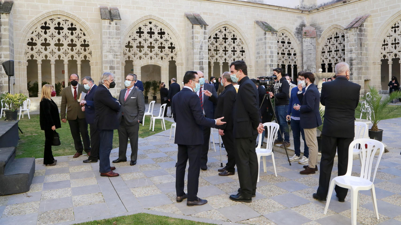 Imágenes de la magna exposición de las cofradías en Los Claustros