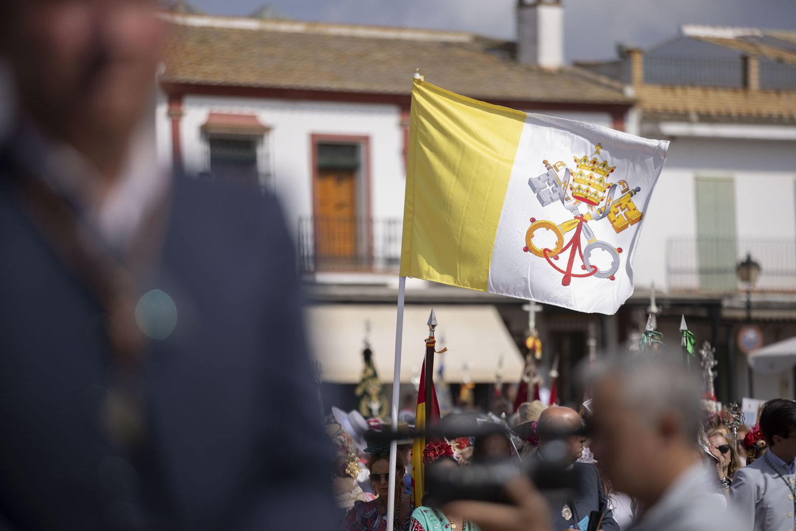 El Rocio 2023: Imágenes de la misa Pontifical del Domingo de Pentecostés