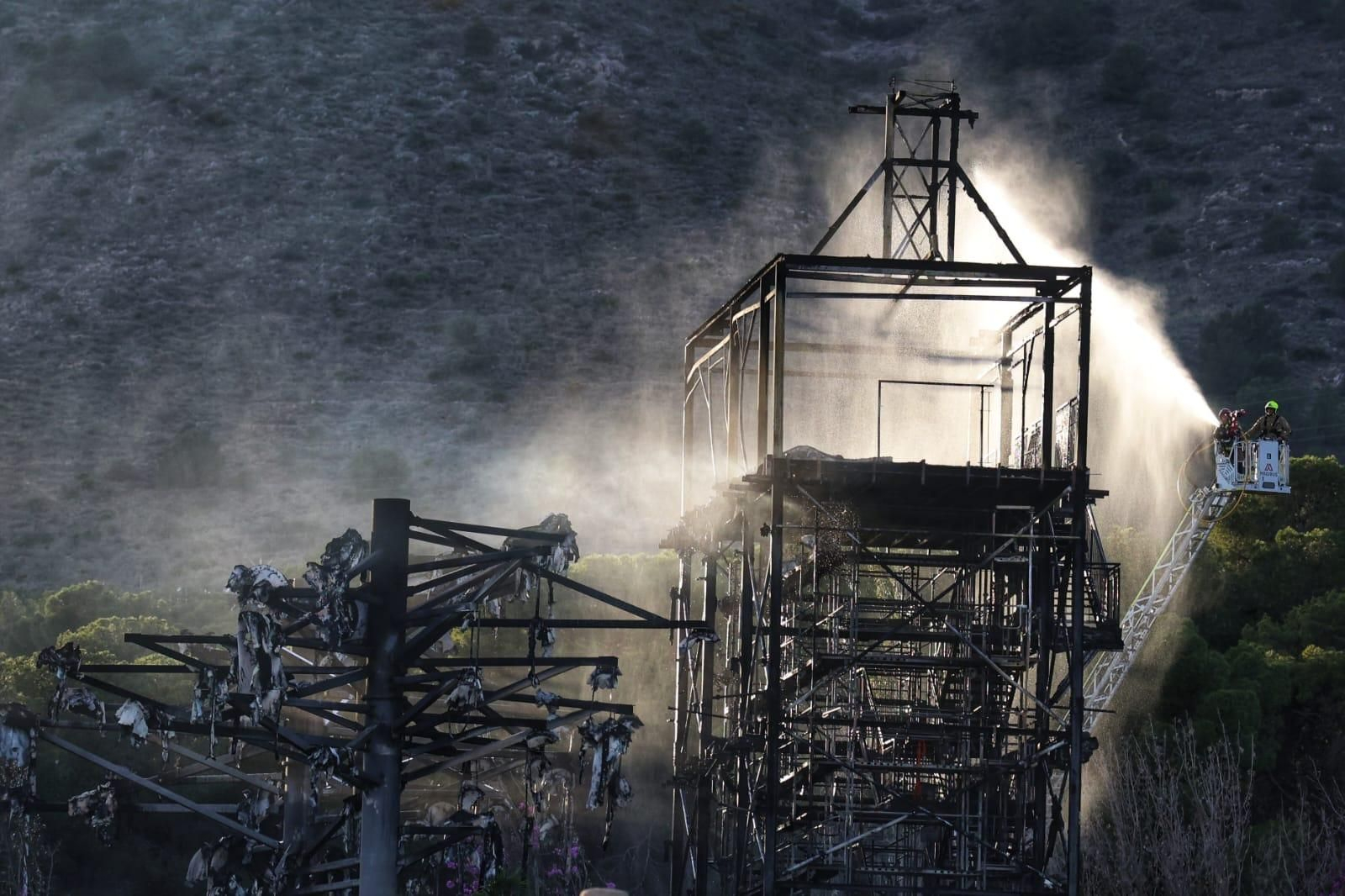 El incendio del parque acuático de Torremolinos, en imágenes El incendio del parque acuático de Torremolinos, en imágenes