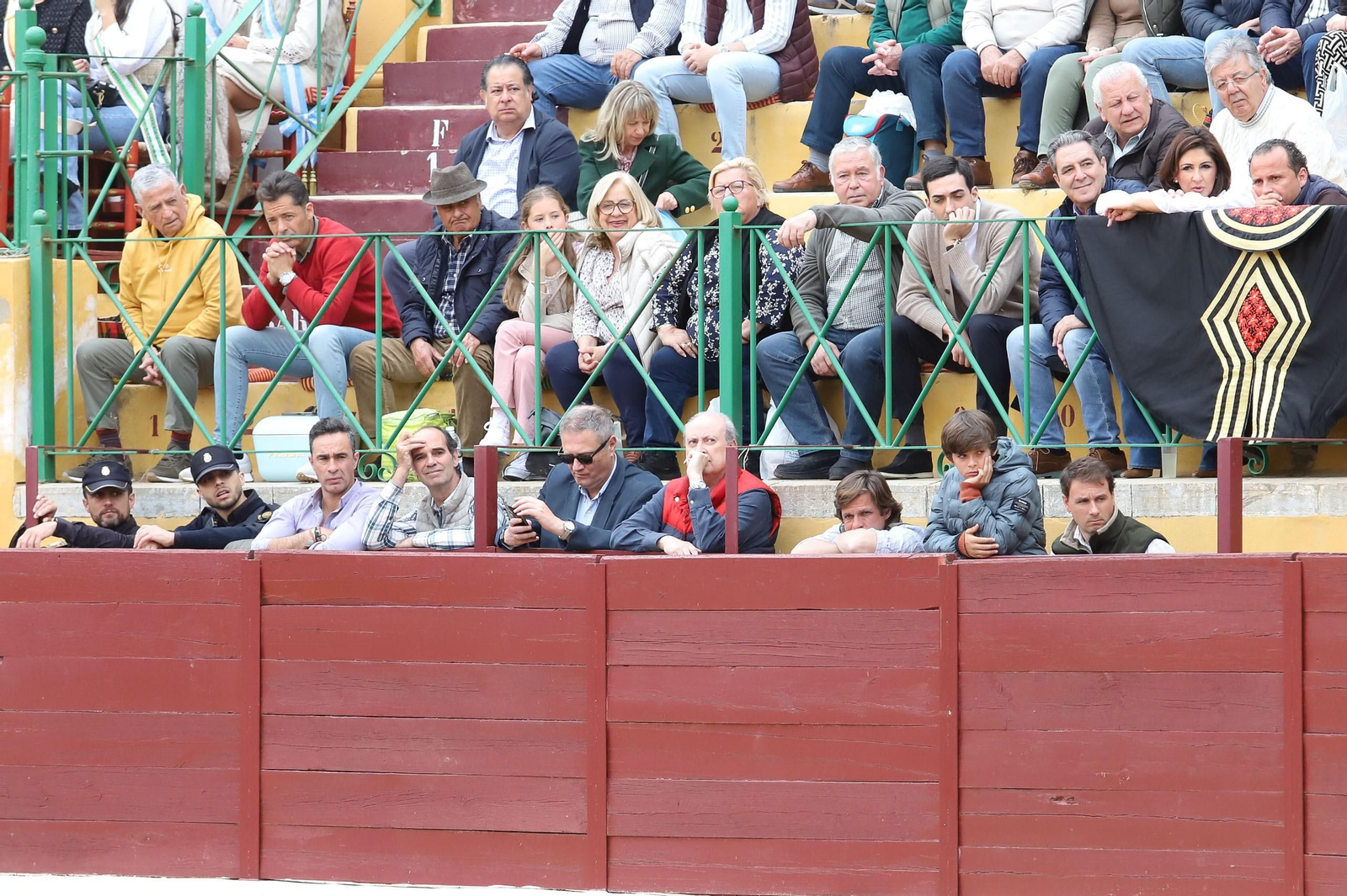 Imágenes de la novillada previa a la Semana Santa en la plaza de toros de La Línea