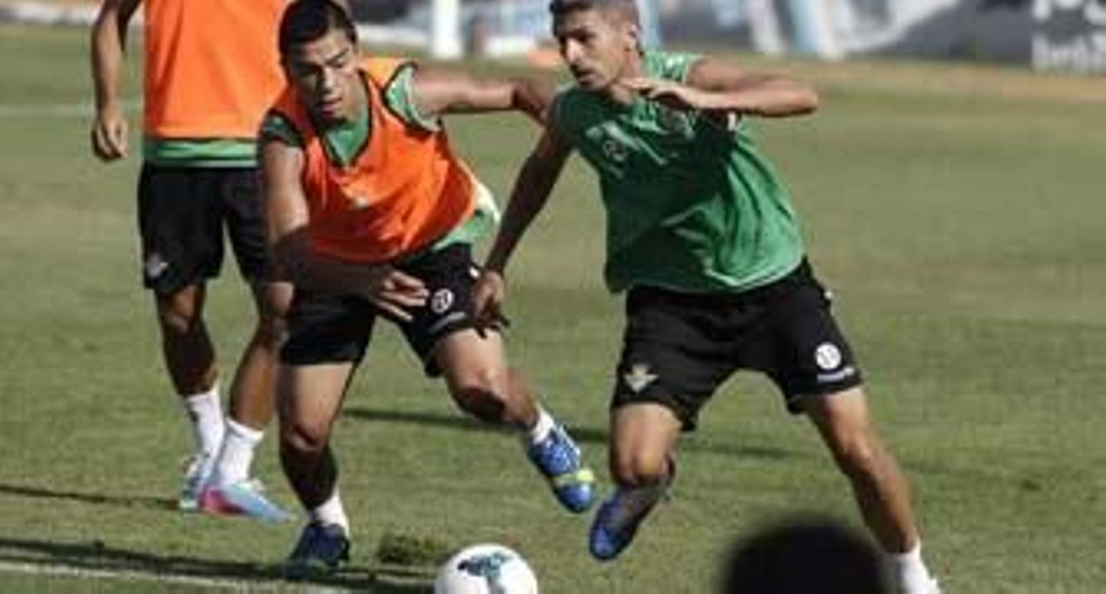 Reyes: "Aquí hay que pensar antes de que llegue la pelota"