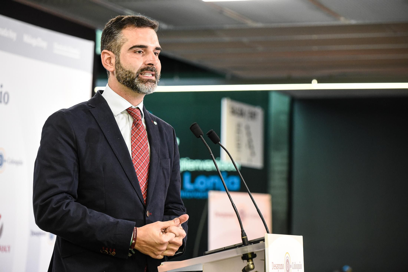 Imágenes del Desayuno Coloquio "Enomía azul, claves para el desarrollo sostenible" organizado por el Grupo Joly