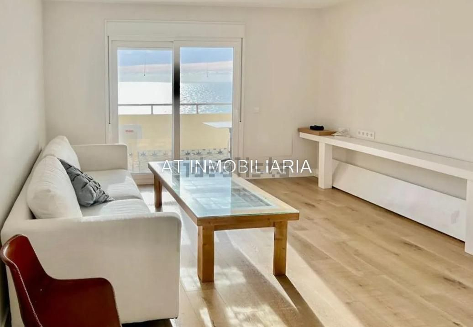 Salón de la vivienda situada en el Paseo Marítimo de Cádiz