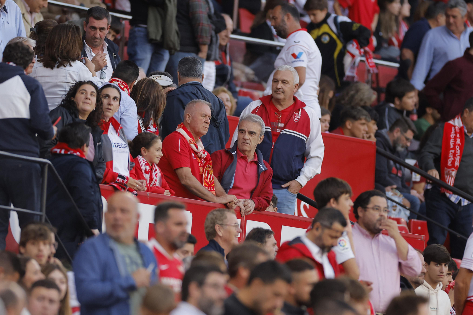 Búscate en las fotos del Sevilla-Betis