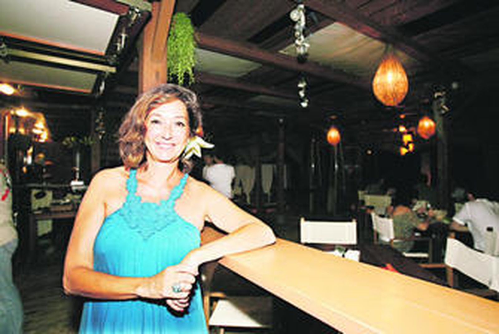 Ana Rosa Quintana cena con unos amigos en Cádiz