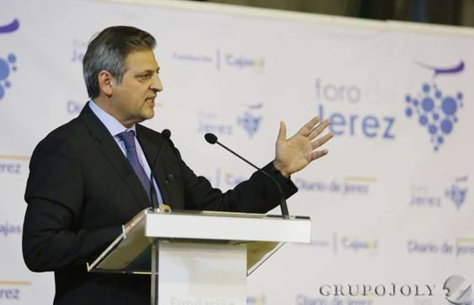 Jesús Medina, durante su intervención en el Foro de Jerez del Grupo Joly, celebrado en las bodegas Williams & Humbert.  Foto: Pascual