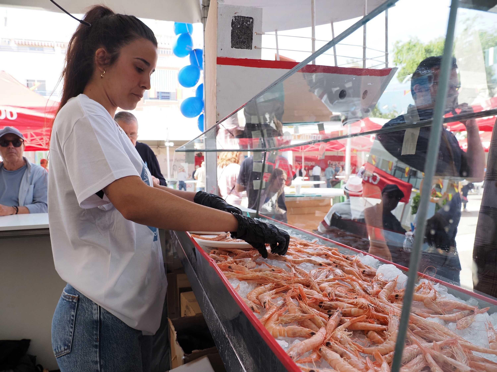 El espectacular ambiente de la Feria de la Gamba de Punta Umbría, en imágenes