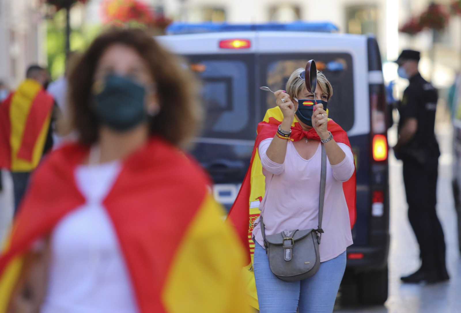 Las fotos de la cacerolada en Málaga contra el Gobierno por el coronavirus
