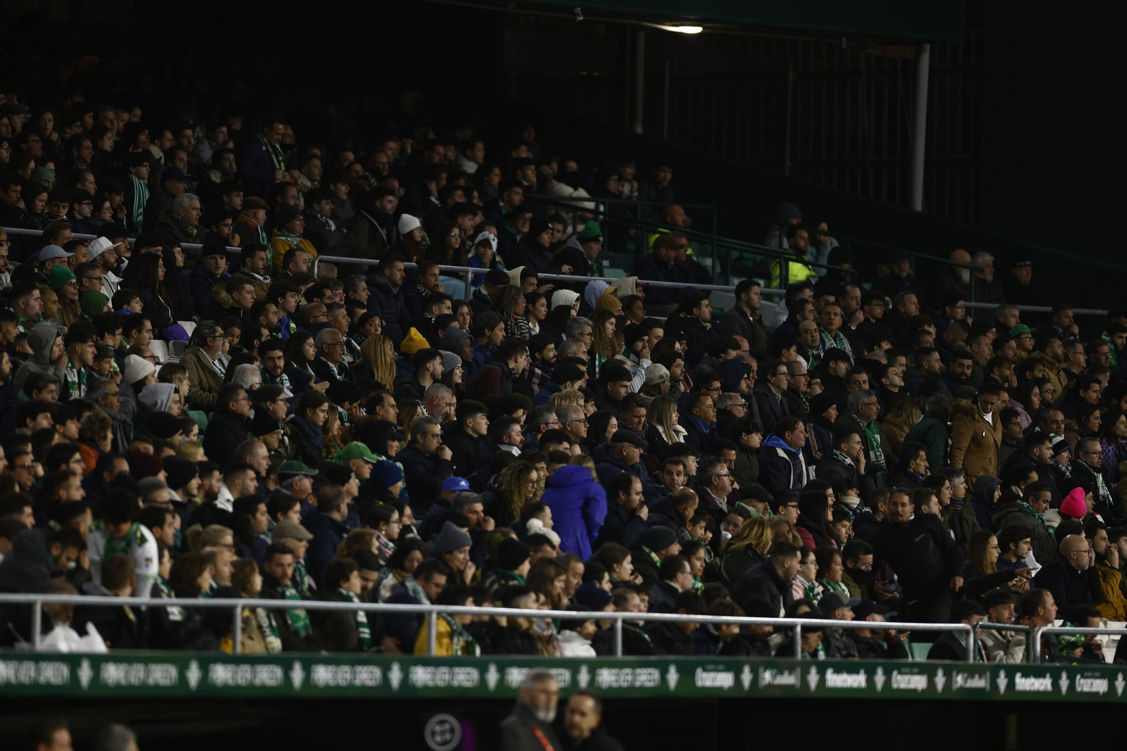 Búscate en las fotos del Betis-Osasuna