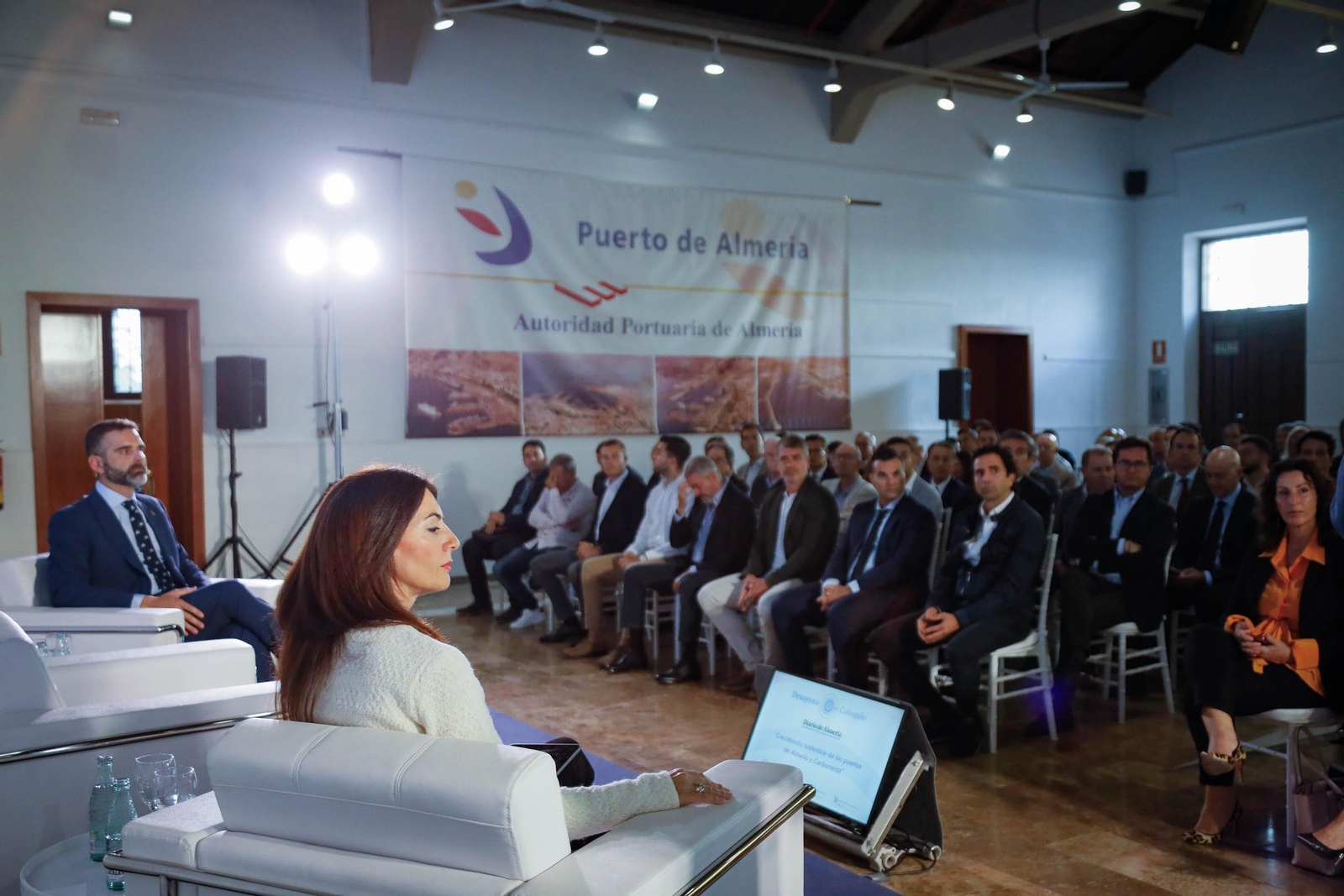 Imágenes del desayuno informativo