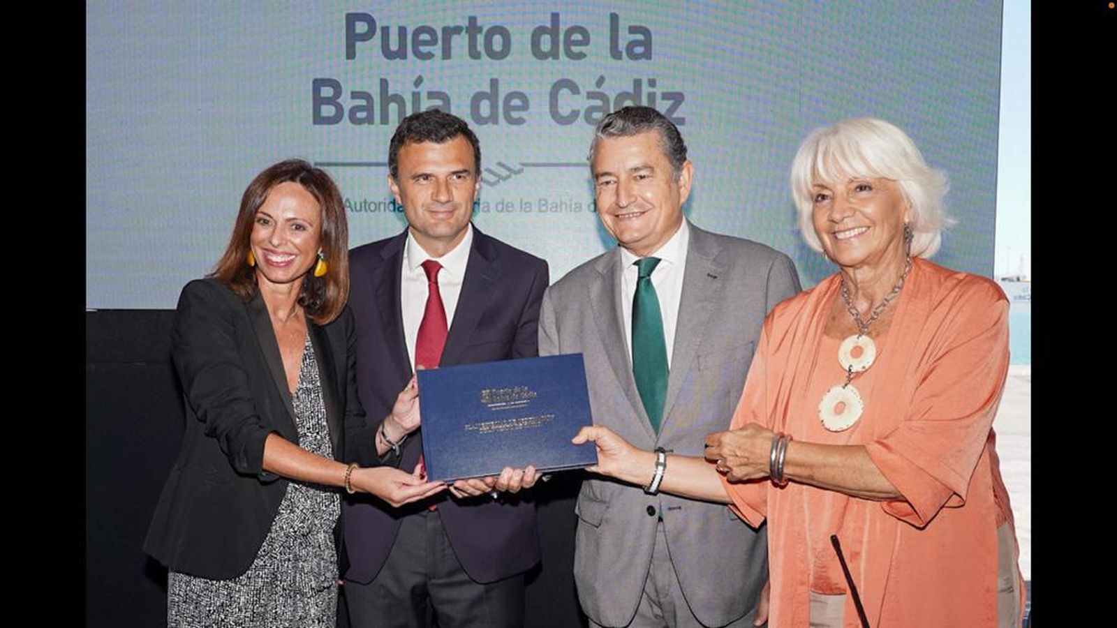 Al Chaquetilla le hacen patrón de yate