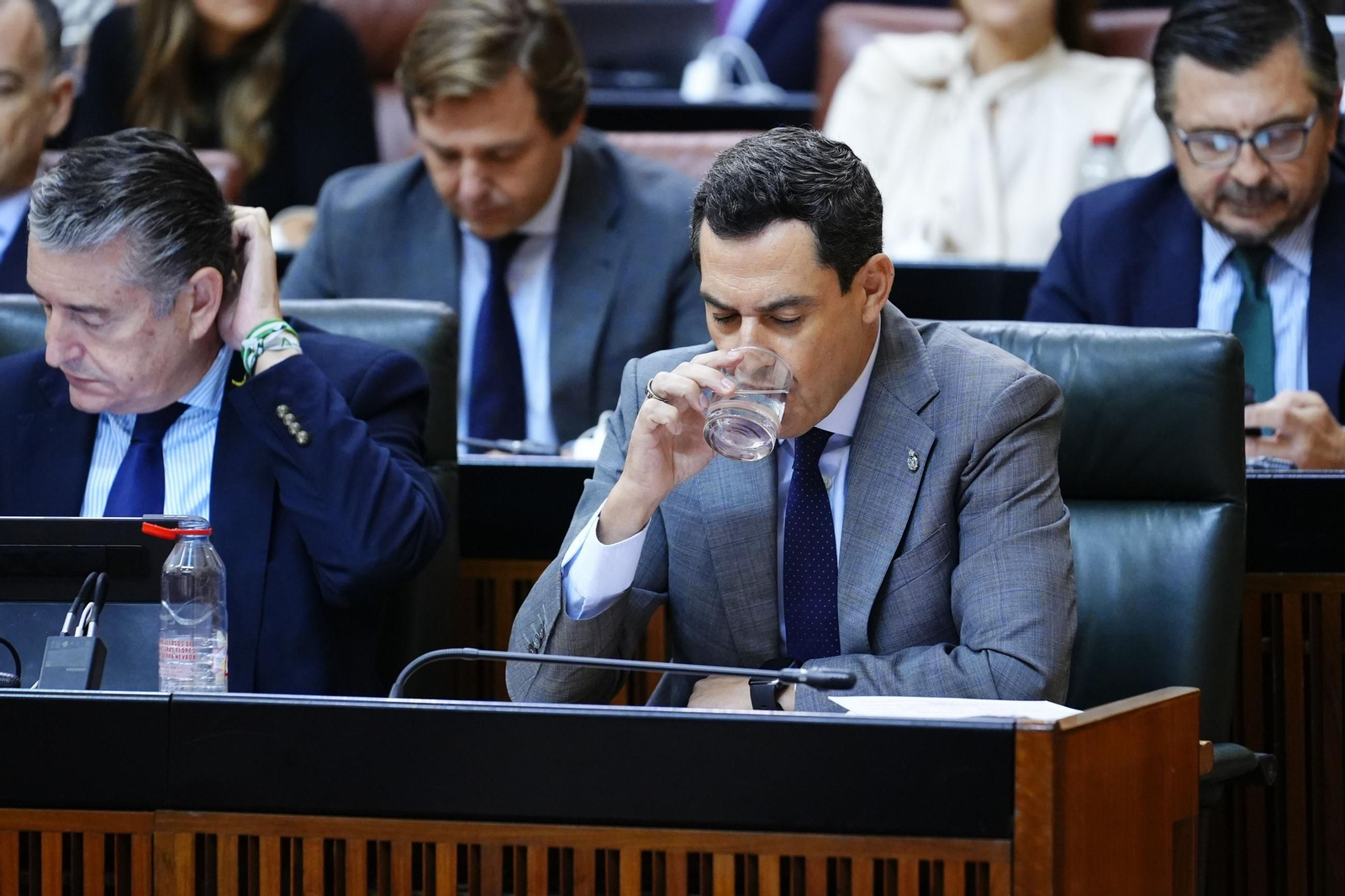 Juanma Moreno, este jueves en el Parlamento andaluz.