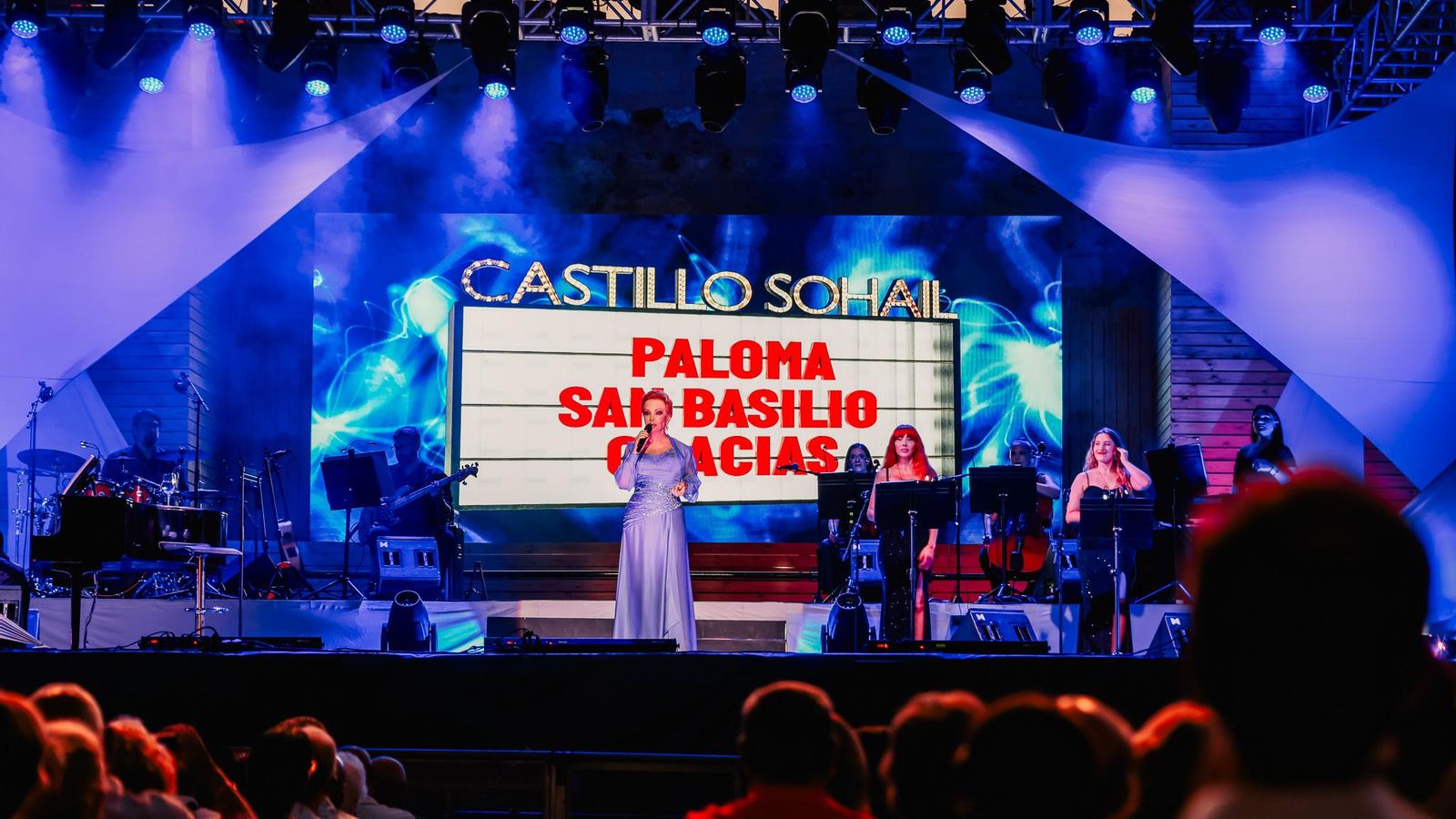 Paloma San Basilio, anoche, en el Castillo Sohail.