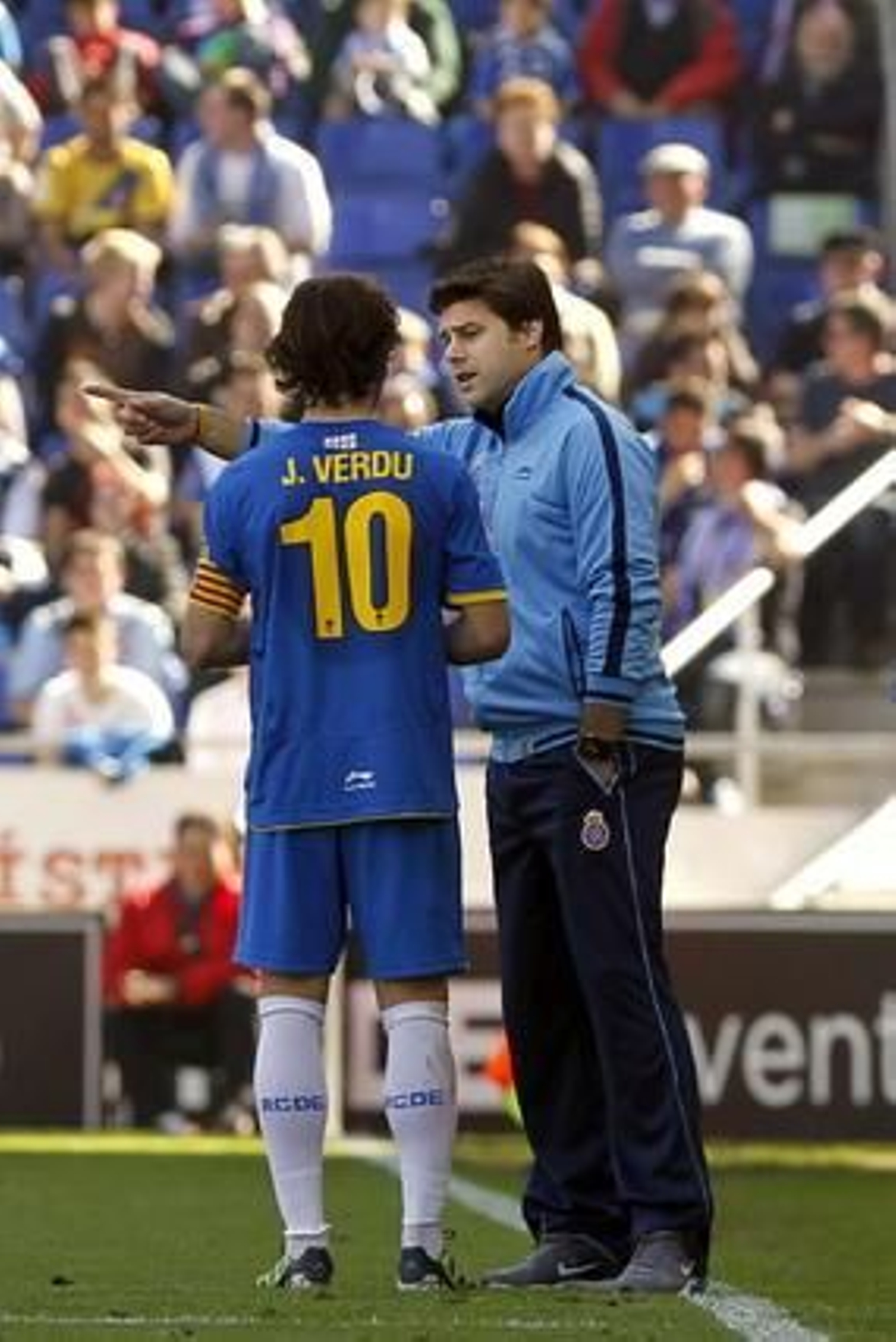 El Málaga remonta un partido, esta vez uno que se había puesto muy complicado, para igualar con el Valencia en la tercera plaza.  


Foto: EFE