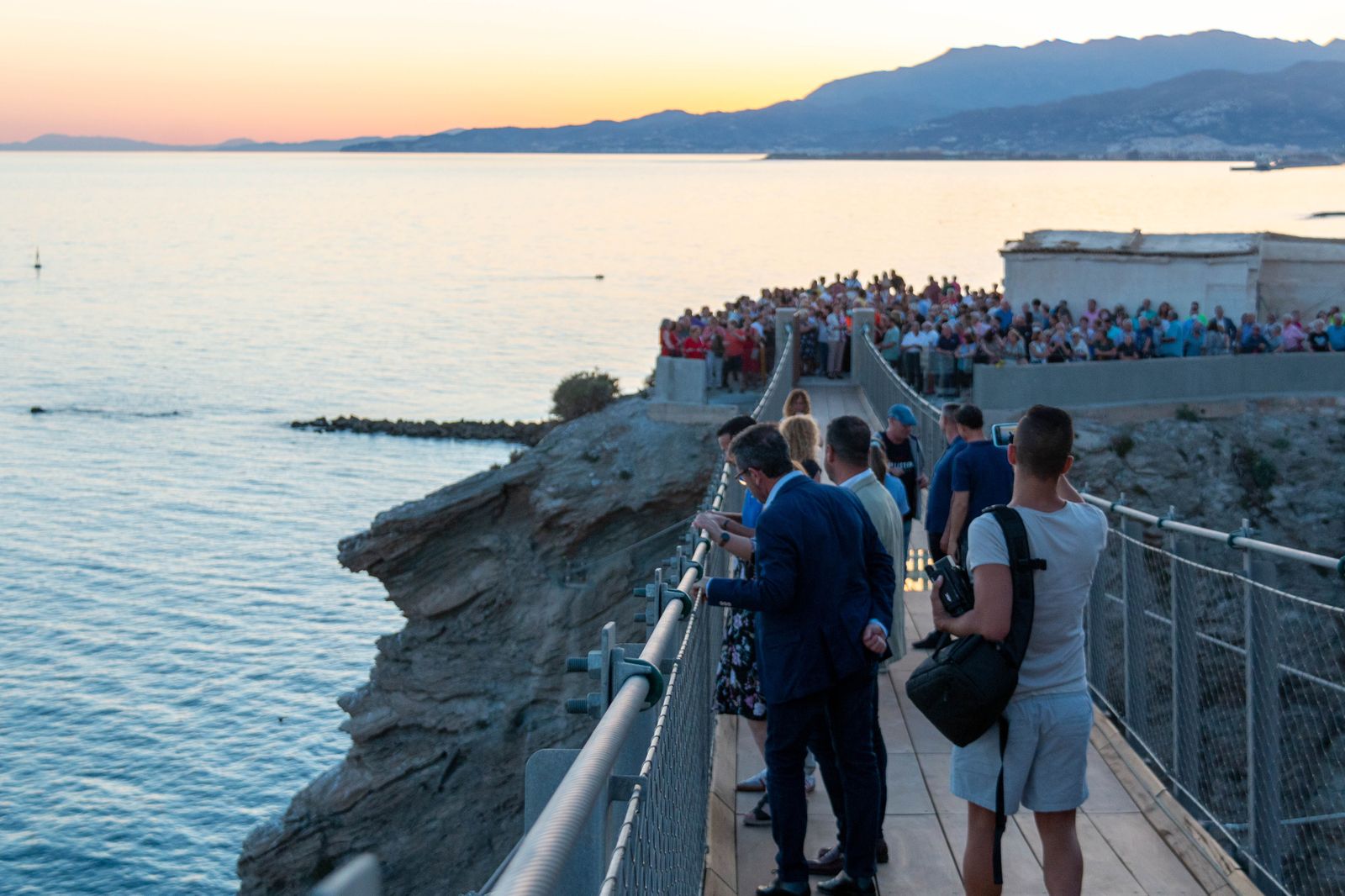 El nuevo puente de Torrenueva, en imágenes