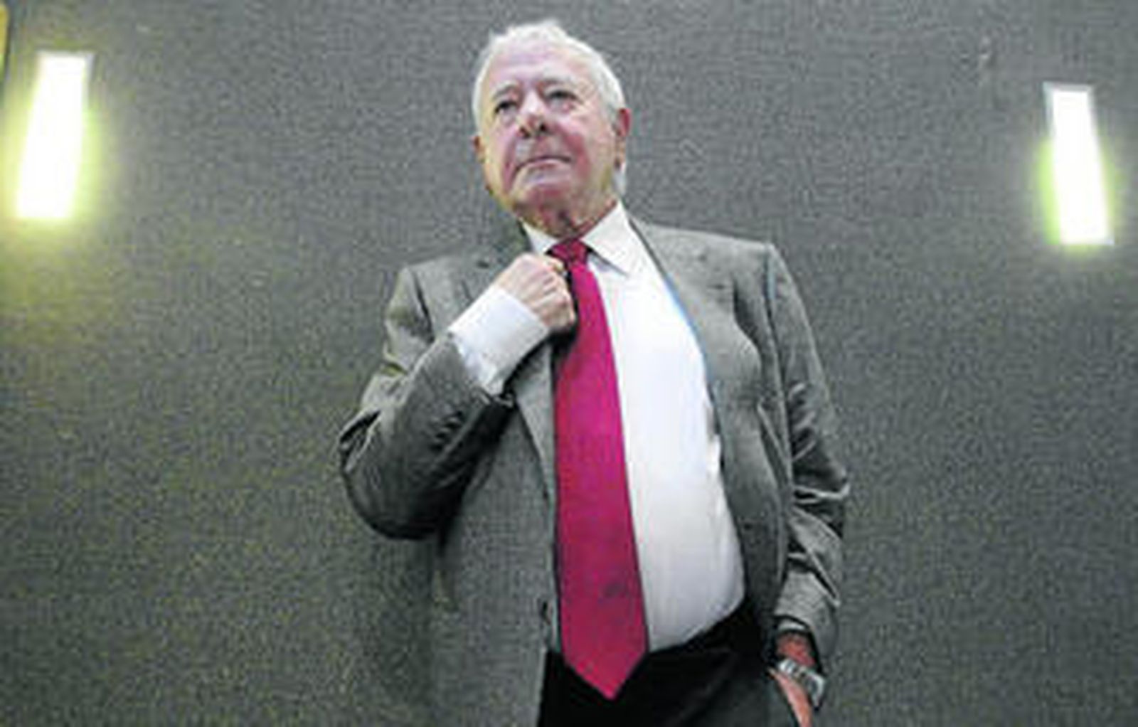 El novelista Francisco González Ledesma ha vuelto a encarnarse en Silver Kane para 'La dama y el recuerdo'.