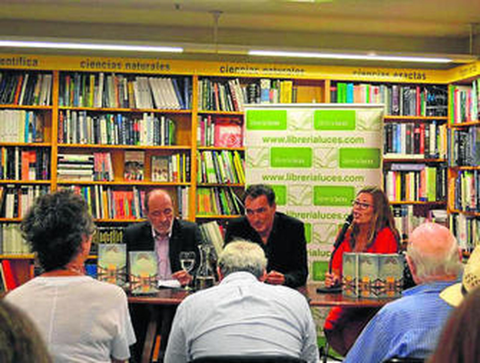 Presentación del libro, ayer, en la Librería Luces.