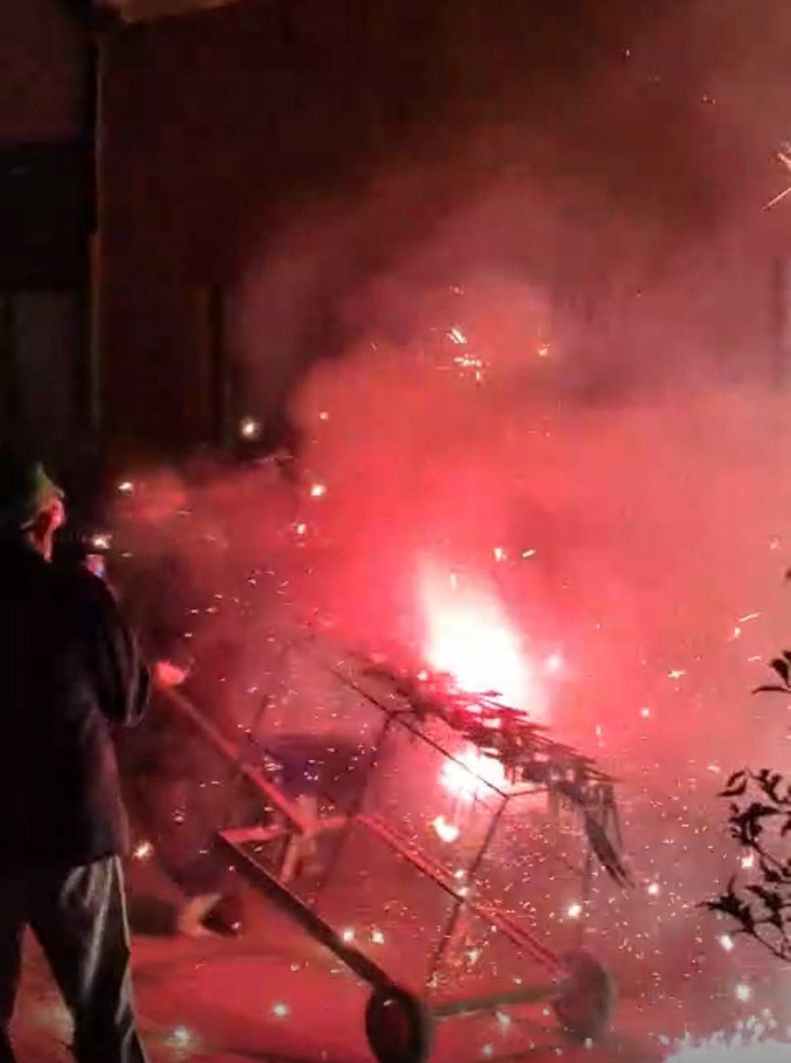 Las noches de fiestas son de Pulpí: de los toros de fuego a la música dance de los 90 por San Miguel