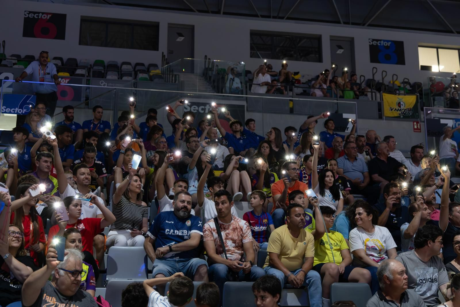 Ambientazo en la final de la Copa del Rey de balonmano de Jaén, en imágenes