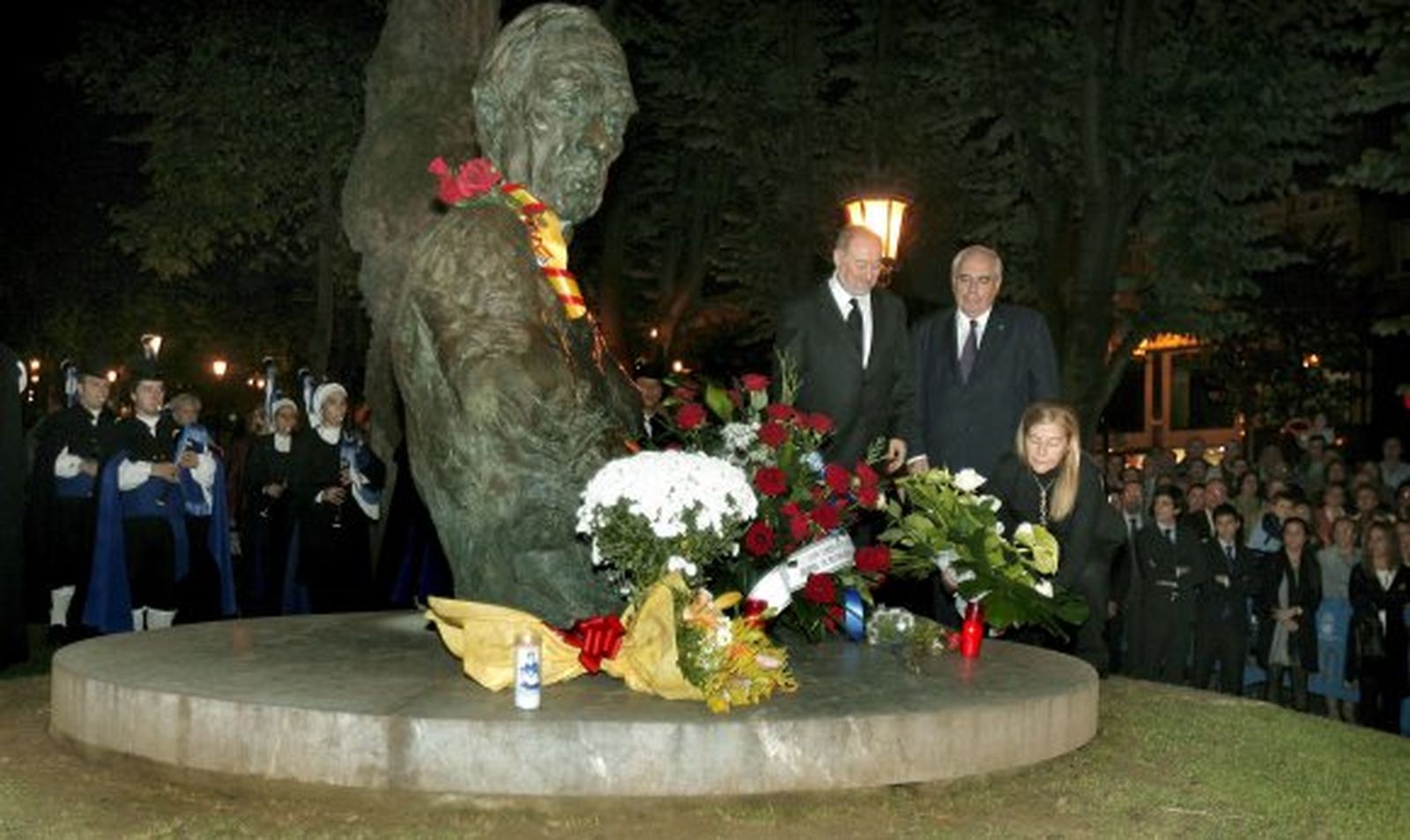 Oviedo despide a Fernández Campo