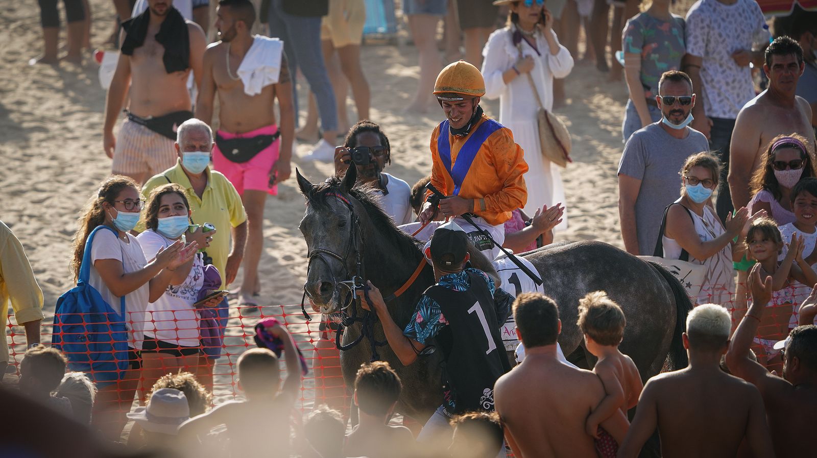 Gran ambiente en las carreras de caballos de Sanlúcar