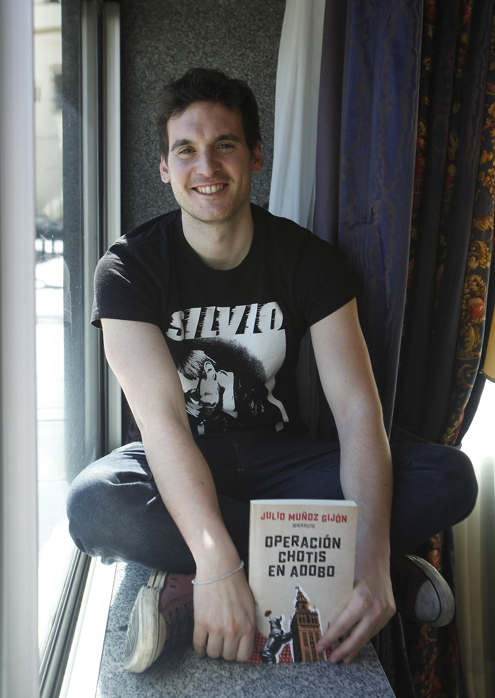 Julio Muñoz Gijón , 'Rancio', presenta la novela 'La profecía del malaje'.