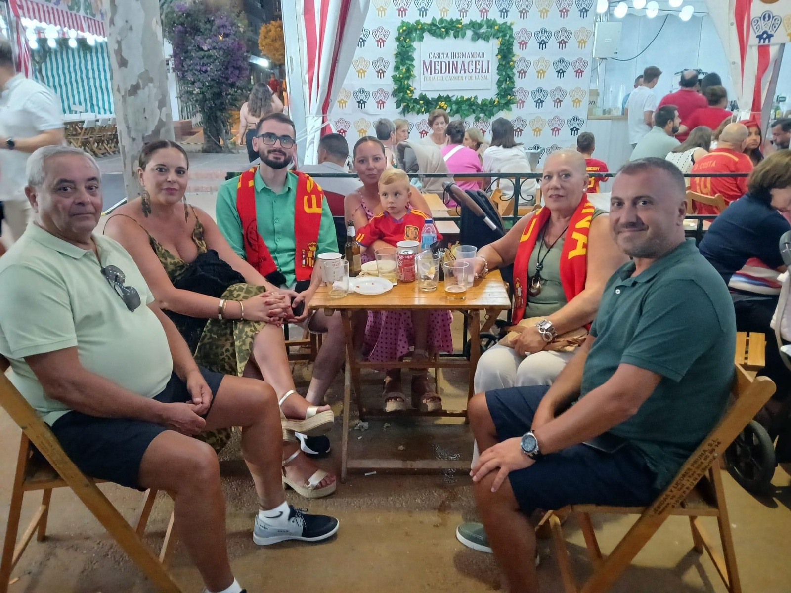 Así se ha vivido el triunfo de España desde la Feria de San Fernando: búscate en las imágenes