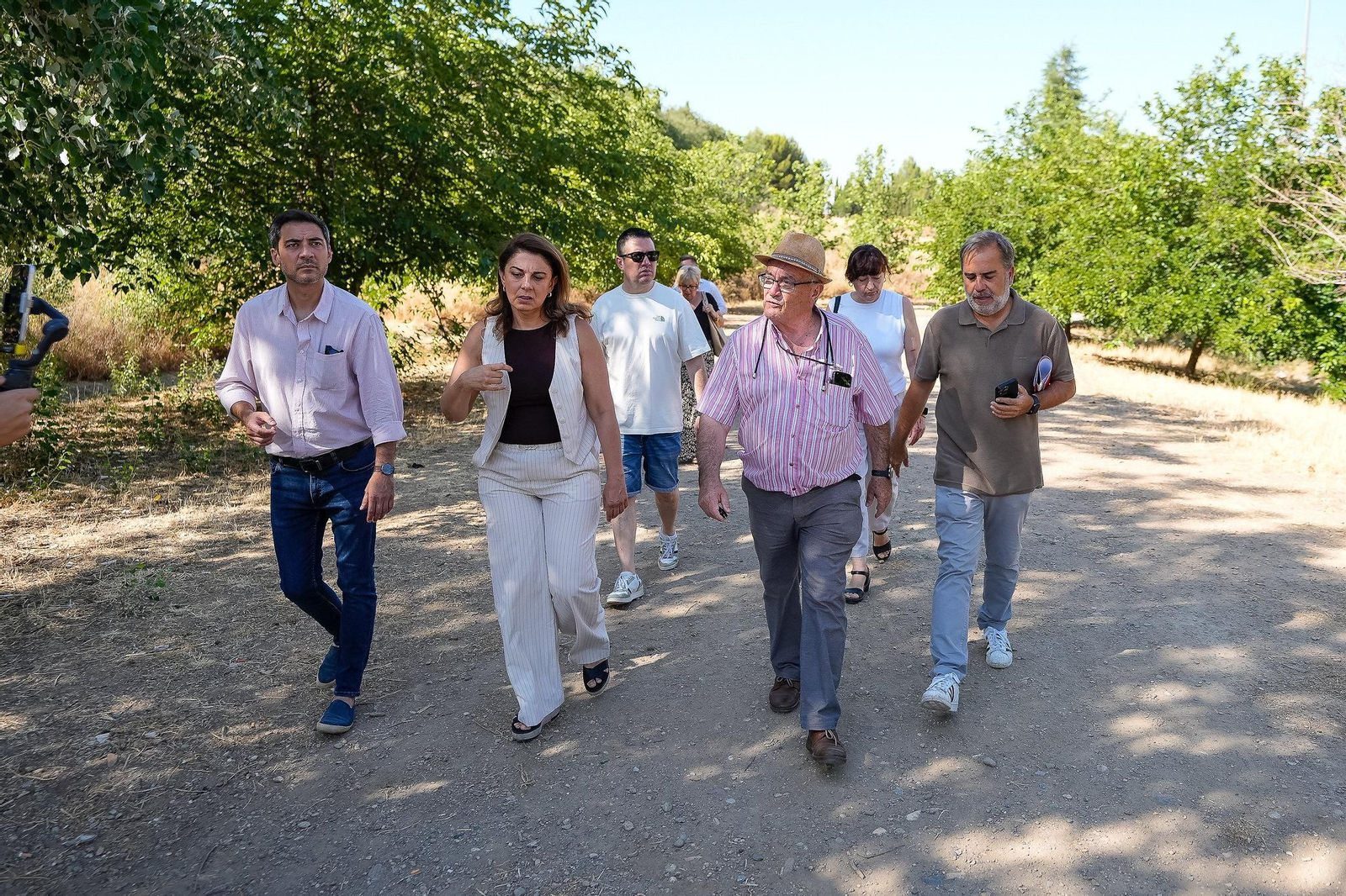 Concejales del PSOE en visita a Casería de Montijo.