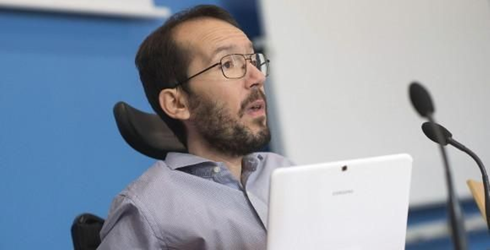 Echenique confía en la inocencia de Monedero, pero cree que la gestión mediática del caso es "mejorable"